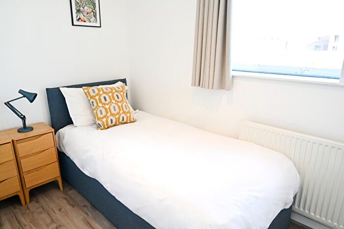 3 Bedroom Flat To Rent In Kentish Town Road, London, NW1