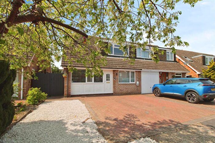 3 Bedroom Semi Detached House For Sale In Wolsey Road, Rugby, CV22