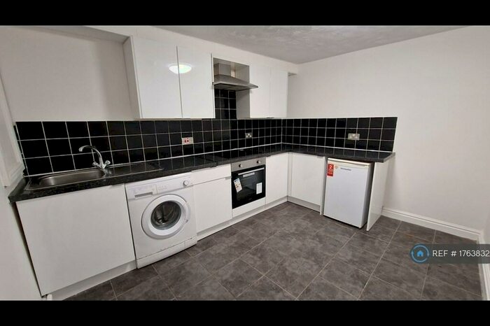 Studio To Rent In John Street, Haslingden, Rossendale, BB4