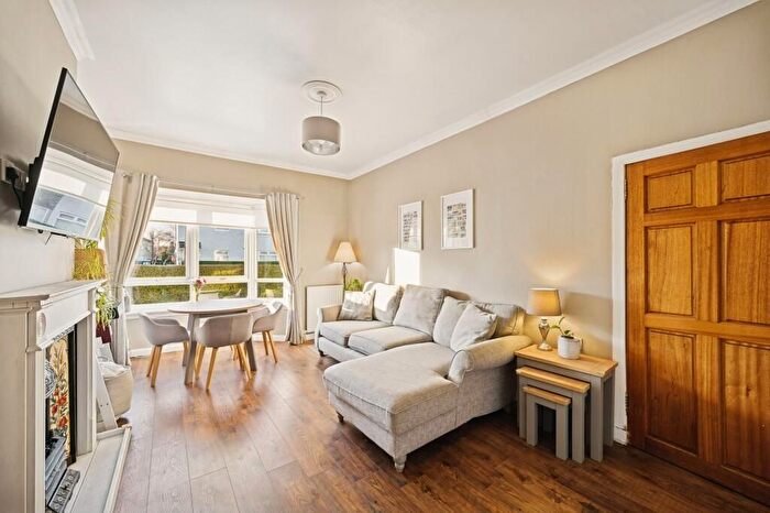 2 Bedroom Terraced House To Rent In Kirriemuir Avenue, Glasgow, G52