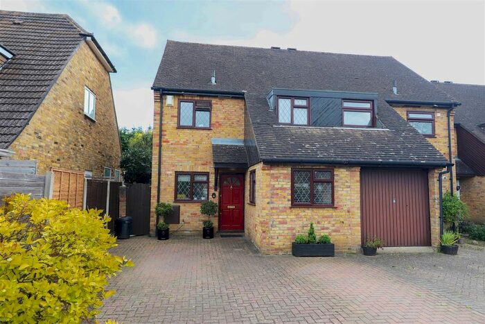 4 Bedroom Semi-Detached House To Rent In Pepys Close, Ickenham, UB10