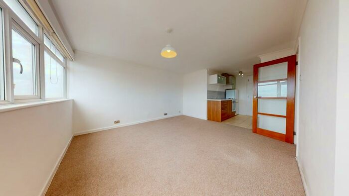 1 Bedroom Flat To Rent In - Kingsway, Hove, BN3