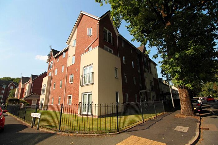 2 Bedroom Flat To Rent In Hazelbottom Road, Manchester, M8