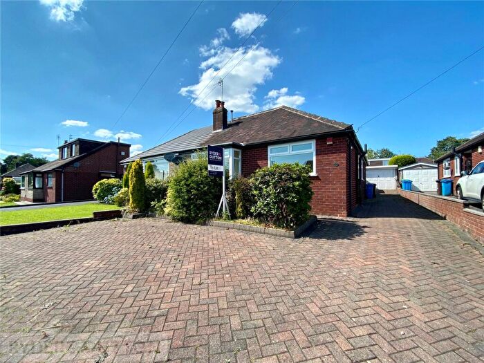 3 Bedroom Bungalow To Rent In North Downs Road, Shaw, Oldham, Greater Manchester, OL2