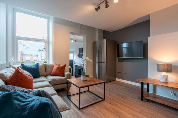 6 Bedroom House To Rent In Doncaster Road, Newcastle Upon Tyne, NE2