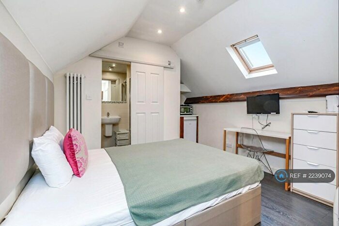 Studio To Rent In Finchley Road, London, NW3