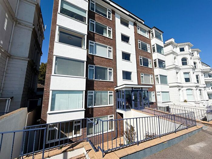 2 Bedroom Flat To Rent In South Cliff, Eastbourne, BN20