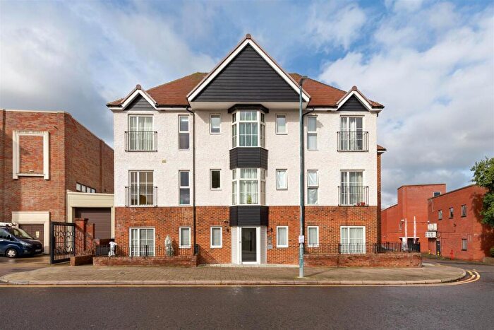 2 Bedroom Apartment For Sale In Gernon Road, Letchworth Garden City, SG6
