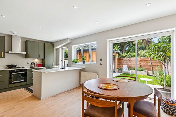 4 Bedroom End Of Terrace House To Rent In Ufton Road, De Beauvoir Town, N1