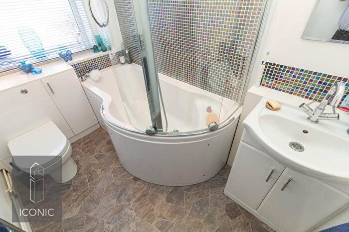 3 Bedroom Chalet For Sale In Laburnum Avenue, Taverham, Norwich, NR8