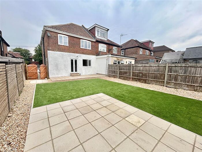1 Bedroom Apartment To Rent In Bitterne Road West, Southampton, SO18
