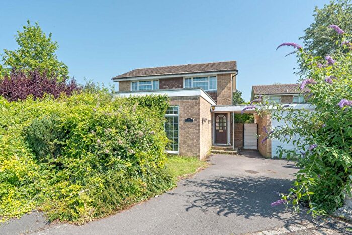 4 Bedroom Detached House For Sale In Briar Thicket, Woodstock, OX20