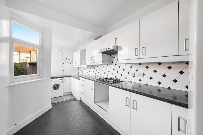 5 Bedroom Terraced House To Rent In Winsford Terrace, Great Cambridge Road, London, N18