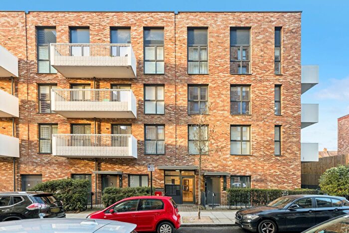 3 Bedroom Flat For Sale In Howell Court, Enfield Road, Acton, London, W3