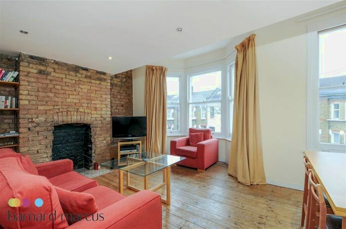 3 Bedroom Flat To Rent In Hubert Grove, London, SW9