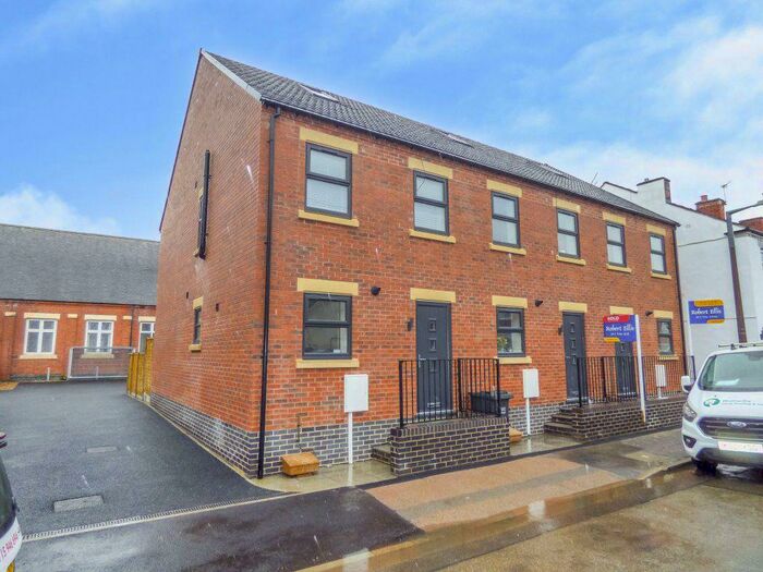 3 Bedroom Terraced House To Rent In St John Street, Long Eaton, NG10