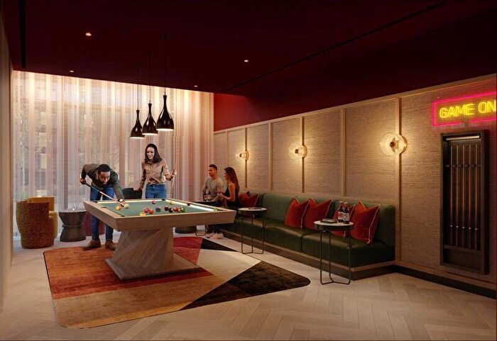 3 Bedroom Apartment For Sale In Heron Wharf, Leven Road, London, E14