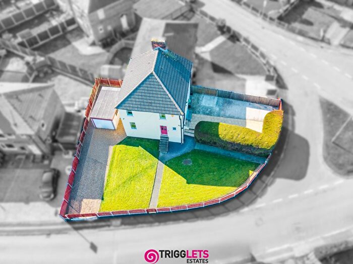 3 Bedroom Semi Detached House For Sale In Longfields Crescent, Hoyland, Barnsley, S74