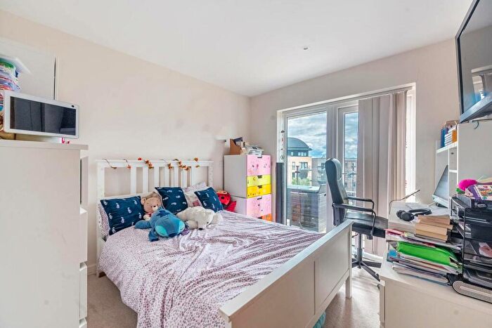 2 Bedroom Flat To Rent In Howard Road, Stanmore, HA7