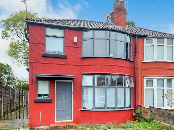 6 Bedroom Semi-Detached House To Rent In Leighbrook Road, Manchester, Greater Manchester, M14