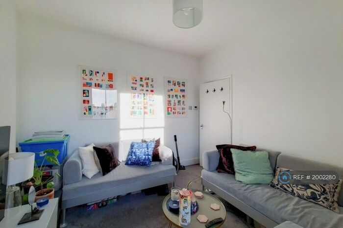 3 Bedroom Maisonette To Rent In Yerbury Road, London, N19