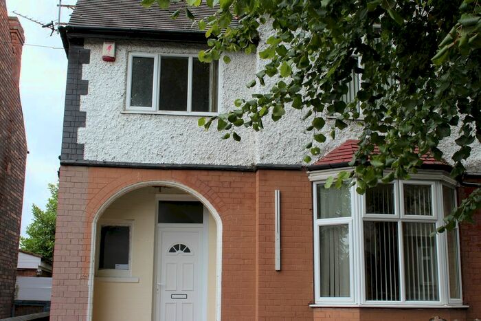 8 Bedroom Terraced House To Rent In Harlaxton Drive, Nottingham, NG7