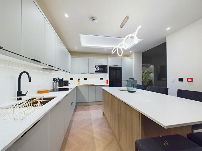 1 Bedroom Terraced House To Rent In Grosvenor Place, Chester, Cheshire, CH1