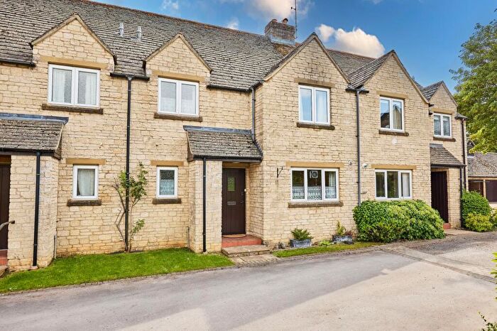 3 Bedroom Retirement Property For Sale In St. Marys Mead, Witney, OX28