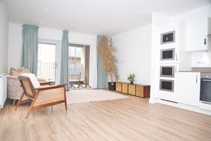 2 Bedroom Apartment For Sale In Brumwell Avenue, London, SE18
