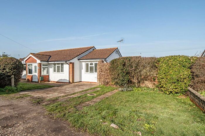 4 Bedroom Detached Bungalow For Sale In West Front Road, Pagham, Bognor Regis, PO21