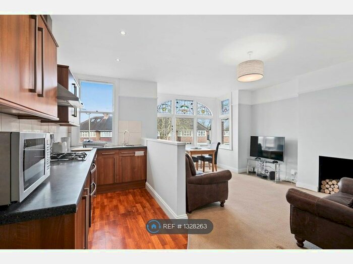 3 Bedroom Maisonette To Rent In St. Margarets Road, Twickenham, TW1