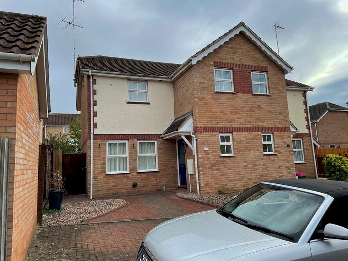 3 Bedroom Semi-Detached House To Rent In Mill Park Drive, Braintree, CM7