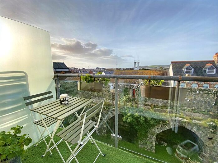 2 Bedroom Apartment For Sale In Upper Frog Street, Tenby, SA70