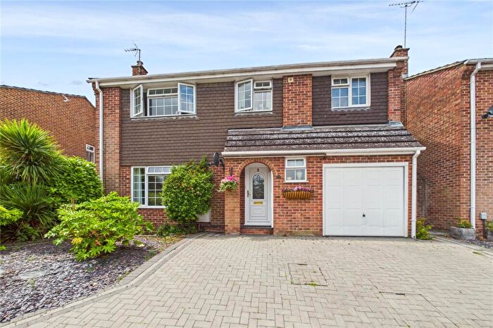 5 Bedroom Detached House For Sale In New Road, Newbury, Berkshire, RG14