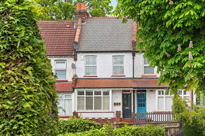 2 Bedroom Terraced House For Sale In Coulsdon, Surrey, CR5