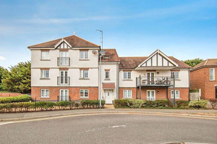 2 Bedroom Flat For Sale In Apprentice Drive, Braiswick Park, Colchester, CO4