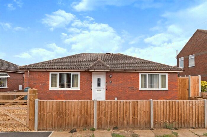 2 Bedroom Bungalow For Sale In Glebe Road, Biggleswade, Bedfordshire, SG18