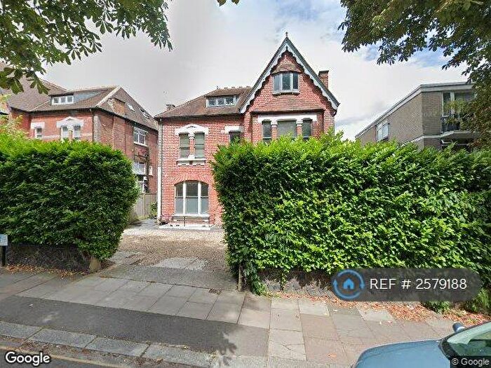 3 Bedroom Flat To Rent In Avenue Road, London, N6