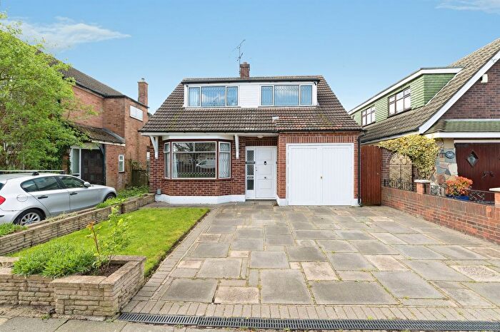 4 Bedroom Detached House For Sale In Elmer Gardens, Rainham, RM13