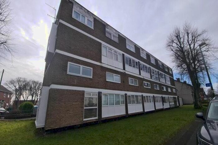 2 Bedroom Flat To Rent In South Road, Smethwick B67