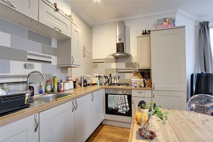 1 Bedroom Flat To Rent In Grasmere House, Cargate Avenue, Aldershot, Hampshire, GU11