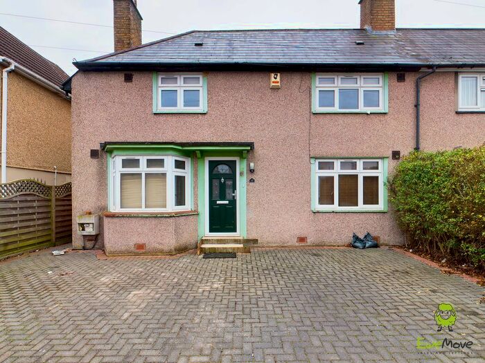 3 Bedroom Semi-Detached House To Rent In Olyffe Avenue, Welling DA16