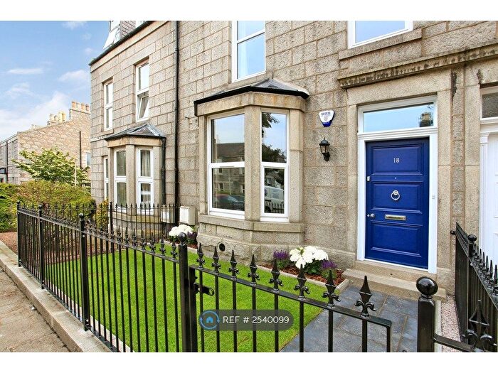 4 Bedroom Terraced House To Rent In Cairnfield Place, Aberdeen, AB15