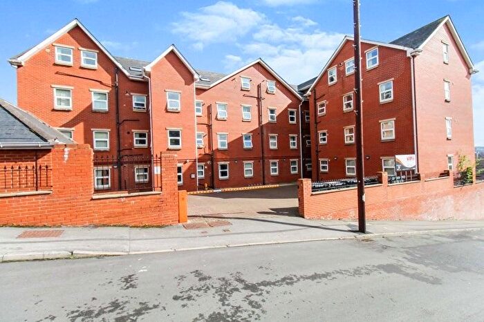3 Bedroom Flat To Rent In Hyde Park Road, Leeds, LS6