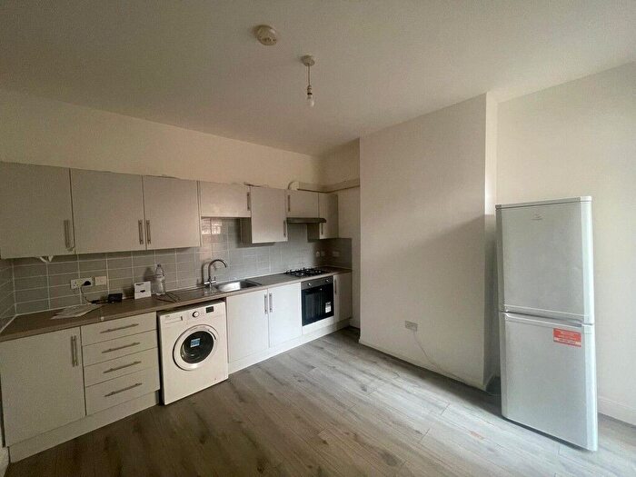 4 Bedroom End Of Terrace House To Rent In Quadrant Road, Thornton Heath, CR7