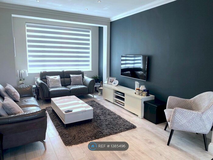 3 Bedroom Semi-Detached House To Rent In New Road, London, E4