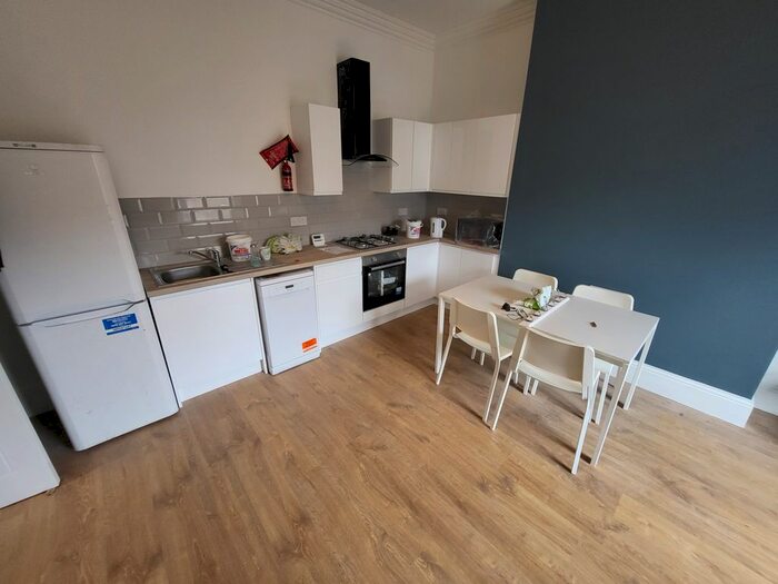 4 Bedroom Maisonette To Rent In Portland Terrace, Newcastle Upon Tyne, NE2