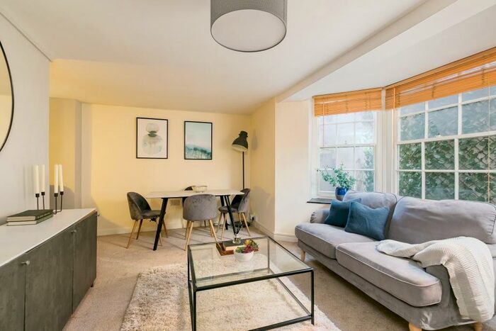 1 Bedroom Flat To Rent In Granby House, Granby Hill, Clifton, BS8