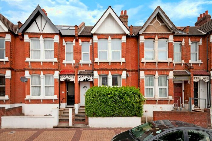 3 Bedroom Detached House To Rent In Southcroft Road, Tooting, London, SW16