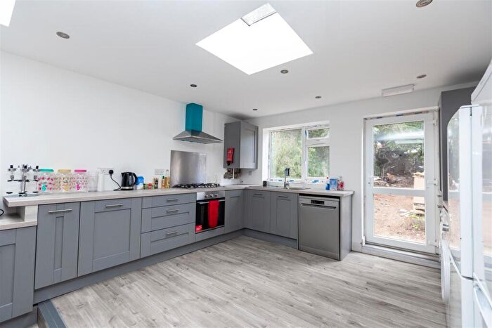 5 Bedroom House To Rent In Harborne Lane, Selly Oak, Birmingham, West Midlands, B29